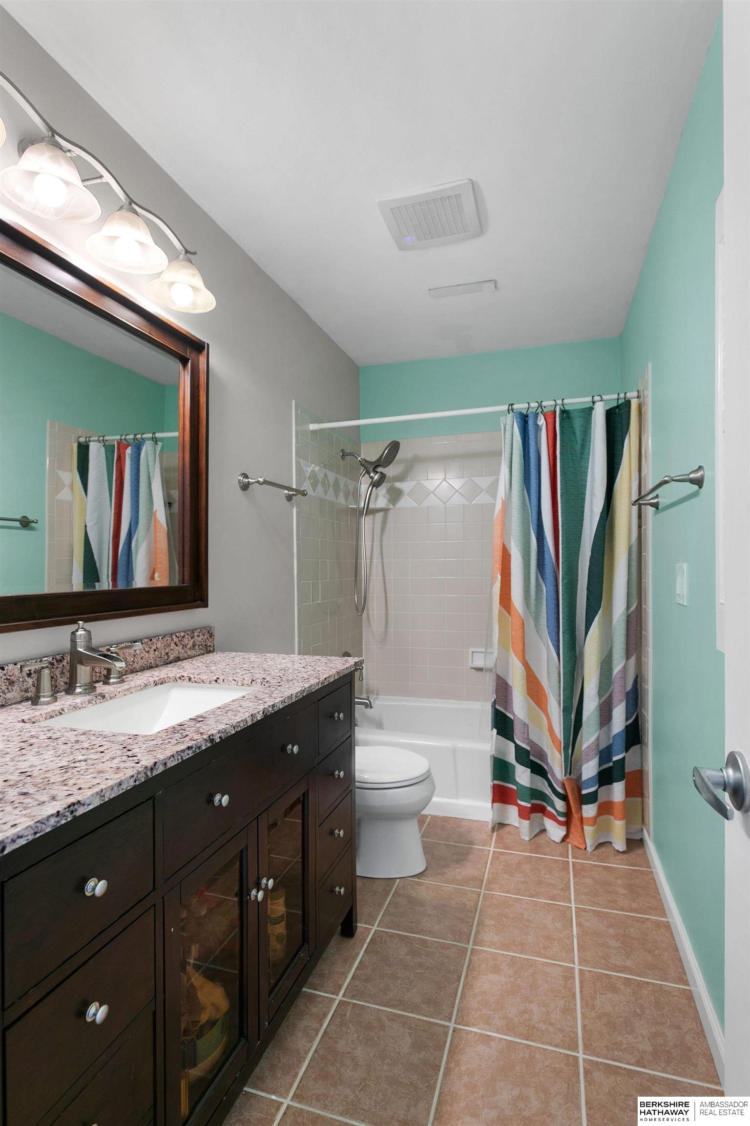 Lincoln, Nebraska 68506, United States, 4 Bedrooms Bedrooms, ,3 BathroomsBathrooms,Residential,Active,172851