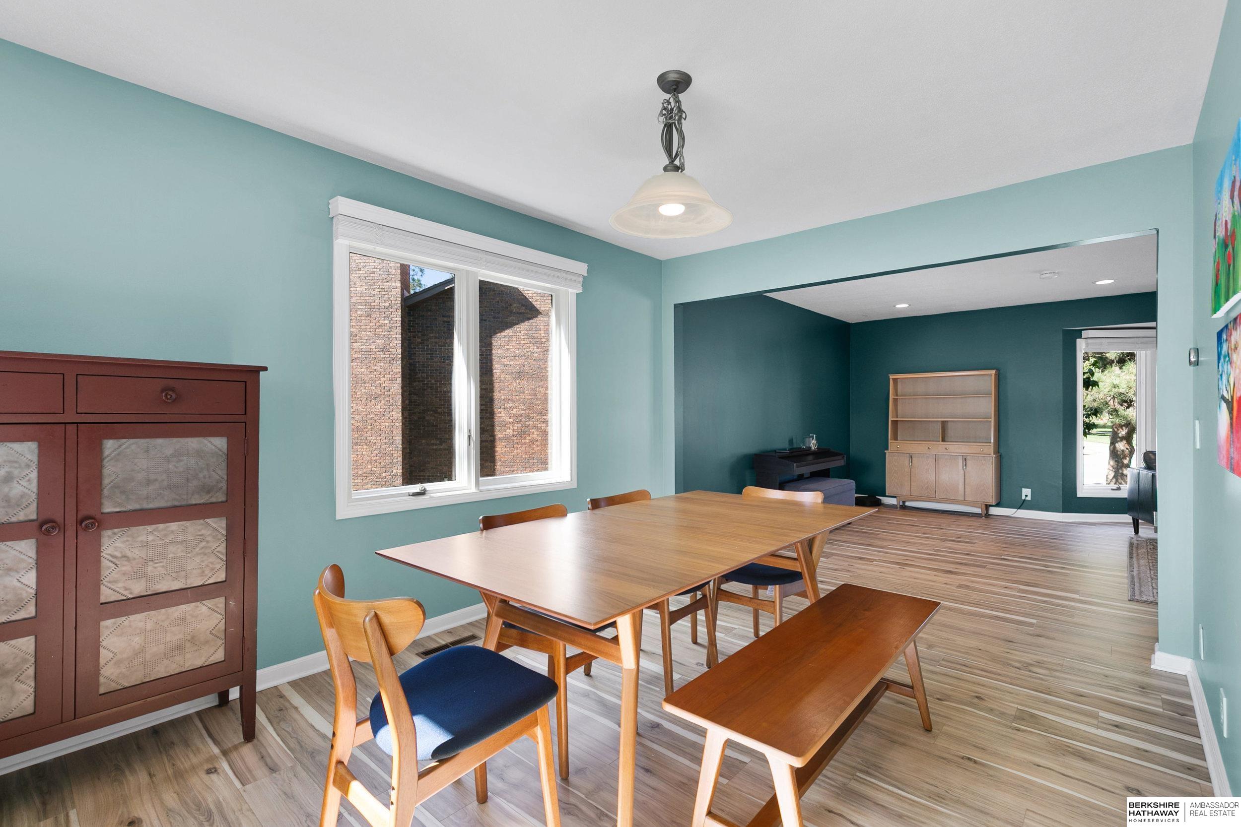 Lincoln, Nebraska 68506, United States, 4 Bedrooms Bedrooms, ,3 BathroomsBathrooms,Residential,Active,172851