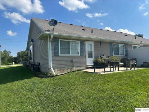 Photo of 9037 Leighton Avenue, Lincoln, NE 68507 (MLS # 22627225)