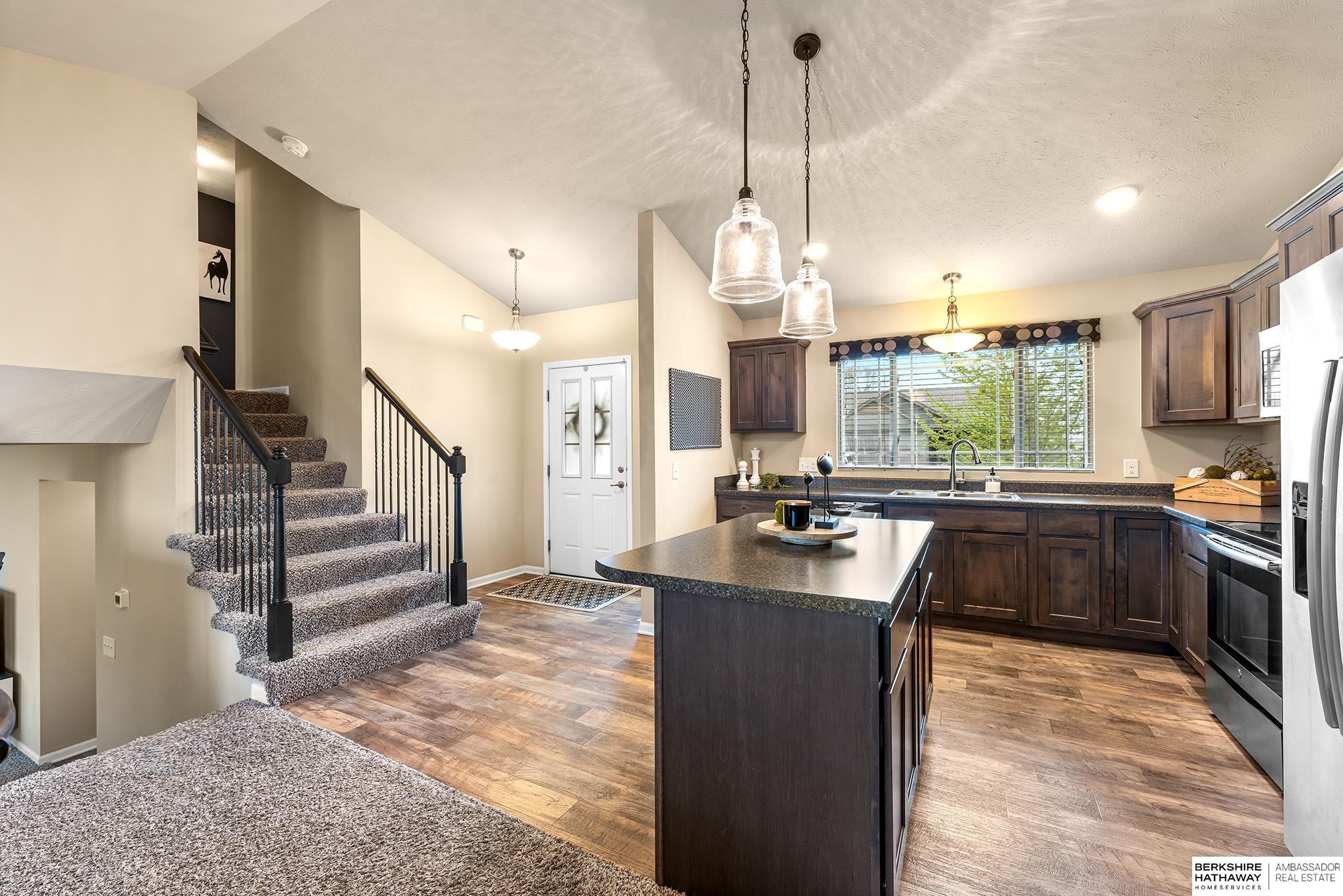 Omaha, Nebraska 68136, United States, 3 Bedrooms Bedrooms, ,2 BathroomsBathrooms,Residential,Pending,122253