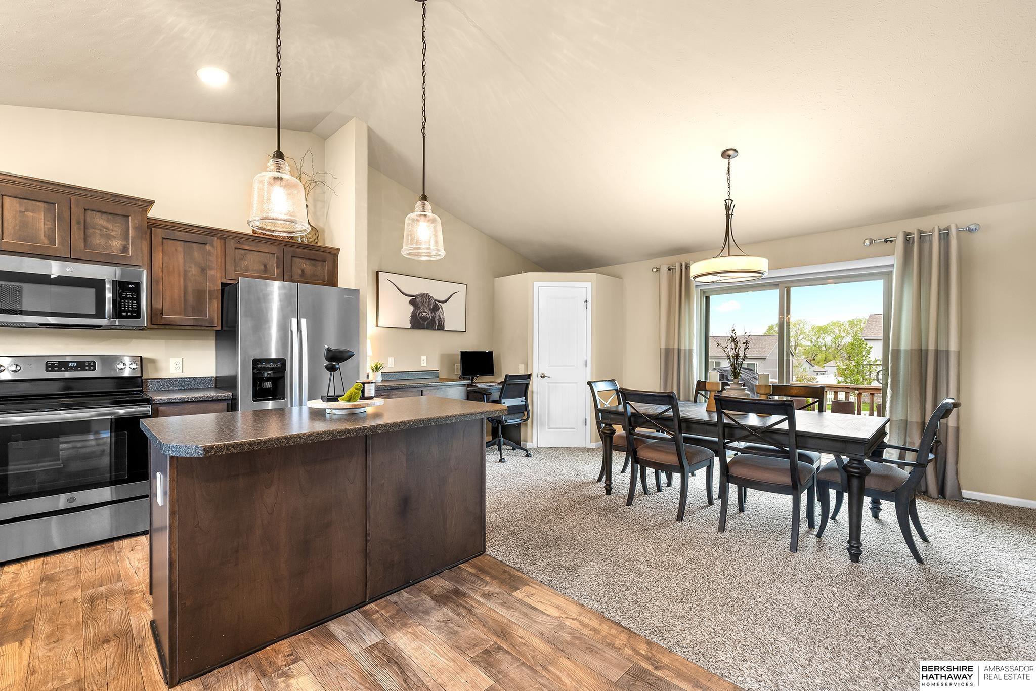 Omaha, Nebraska 68136, United States, 3 Bedrooms Bedrooms, ,2 BathroomsBathrooms,Residential,Pending,122253