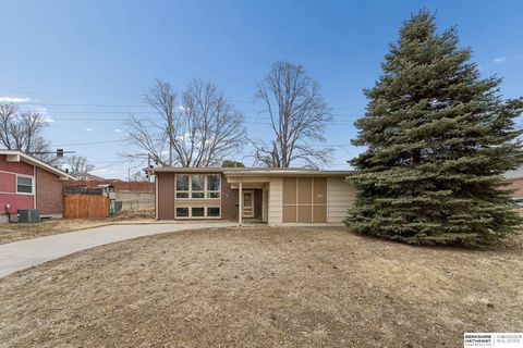 Photo of 9658 Corby Street, Omaha, NE 68134 (MLS # 22604724)