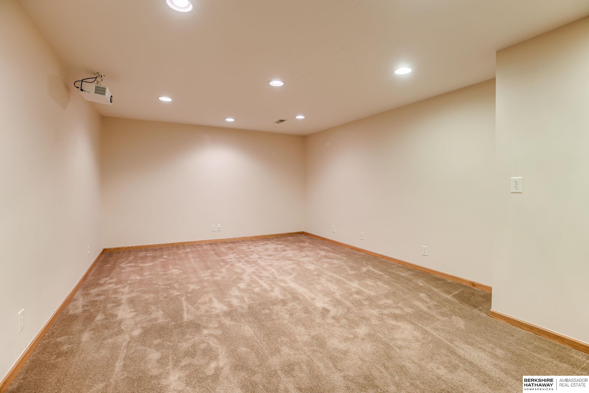 Omaha, Nebraska 68164, United States, 4 Bedrooms Bedrooms, ,4 BathroomsBathrooms,Residential,Active,159843