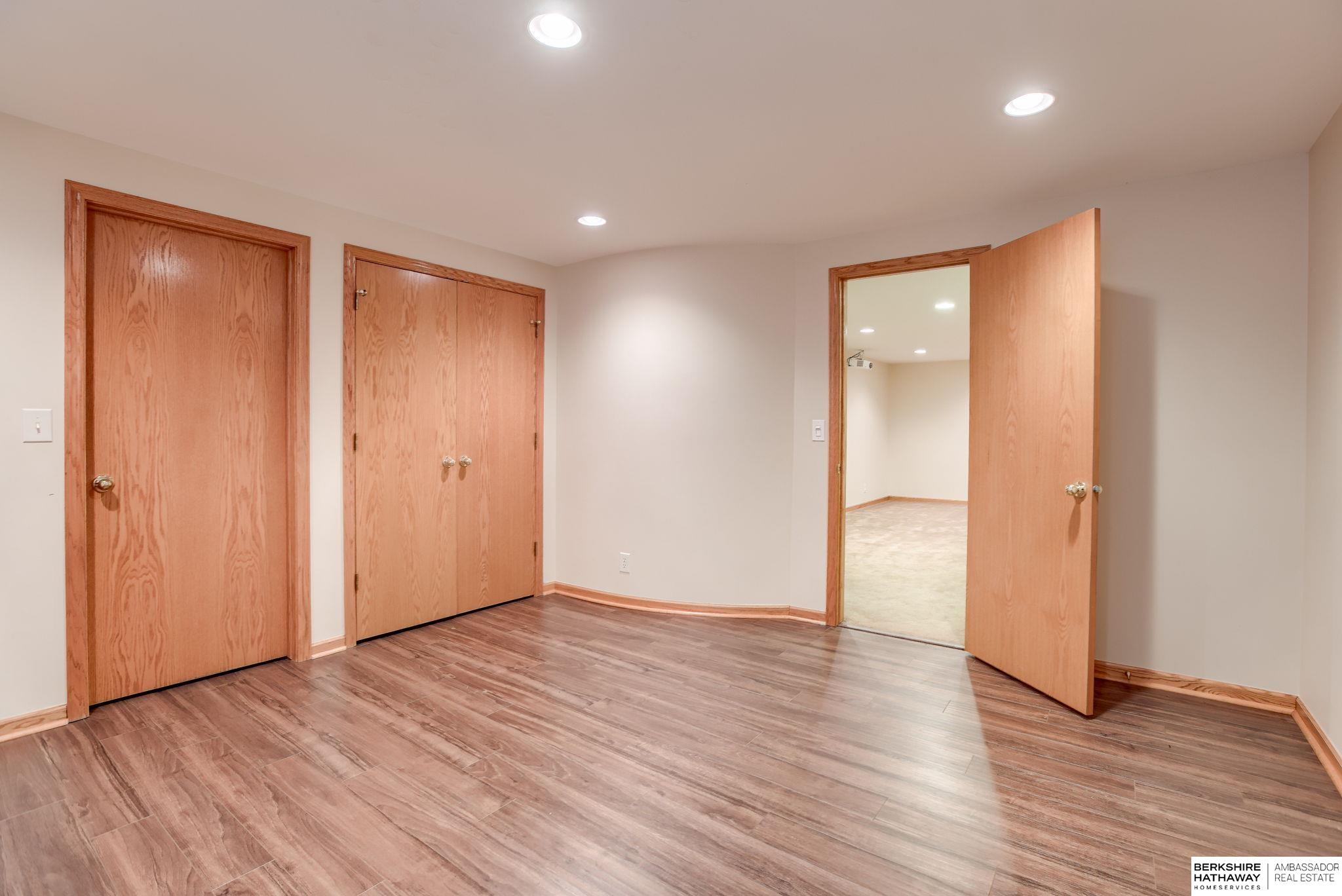 Omaha, Nebraska 68164, United States, 4 Bedrooms Bedrooms, ,4 BathroomsBathrooms,Residential,Active,159843