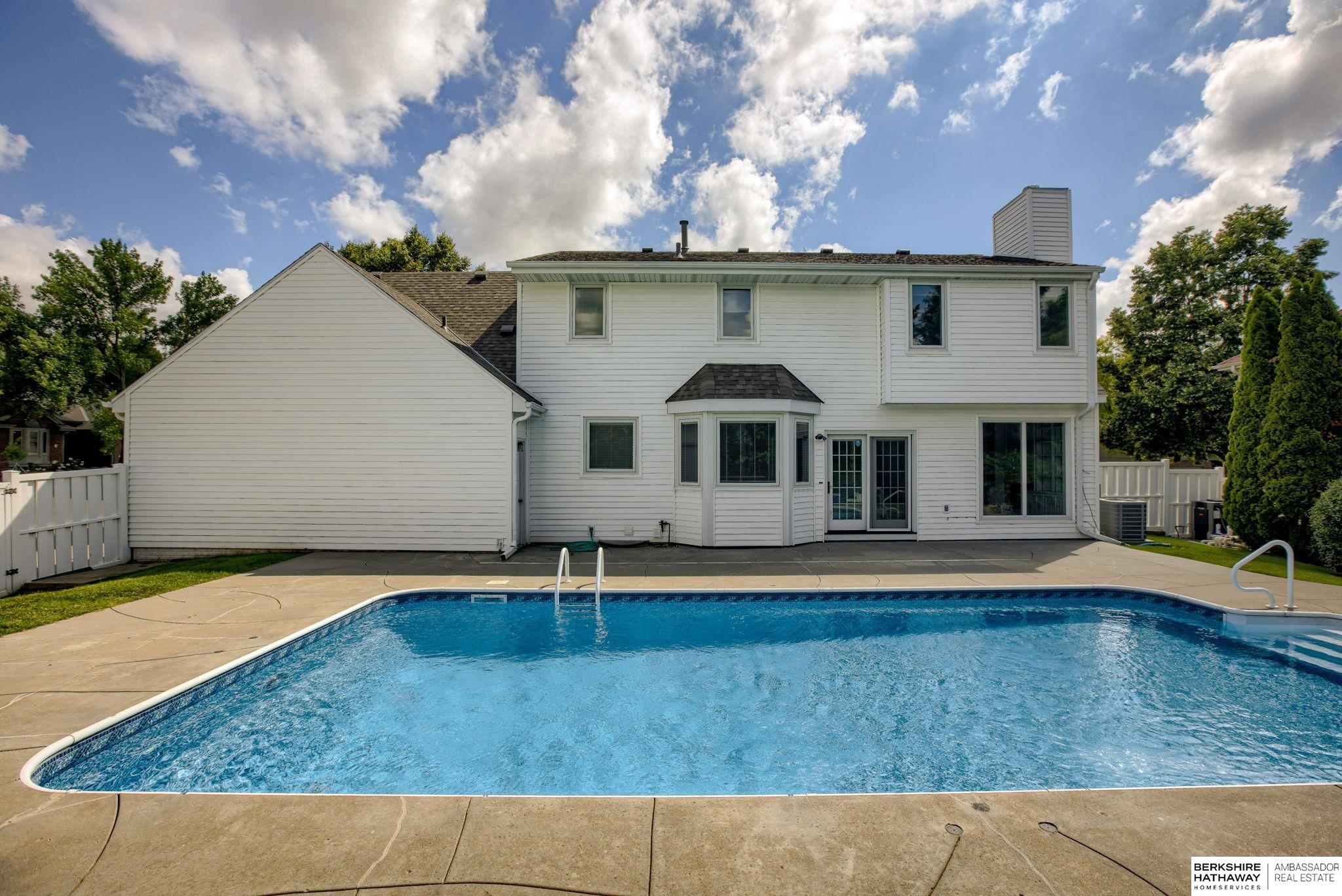 Omaha, Nebraska 68164, United States, 4 Bedrooms Bedrooms, ,4 BathroomsBathrooms,Residential,Active,159843