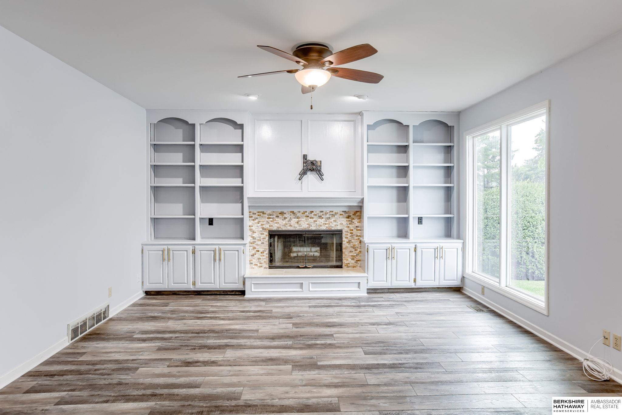 Omaha, Nebraska 68164, United States, 4 Bedrooms Bedrooms, ,4 BathroomsBathrooms,Residential,Active,159843