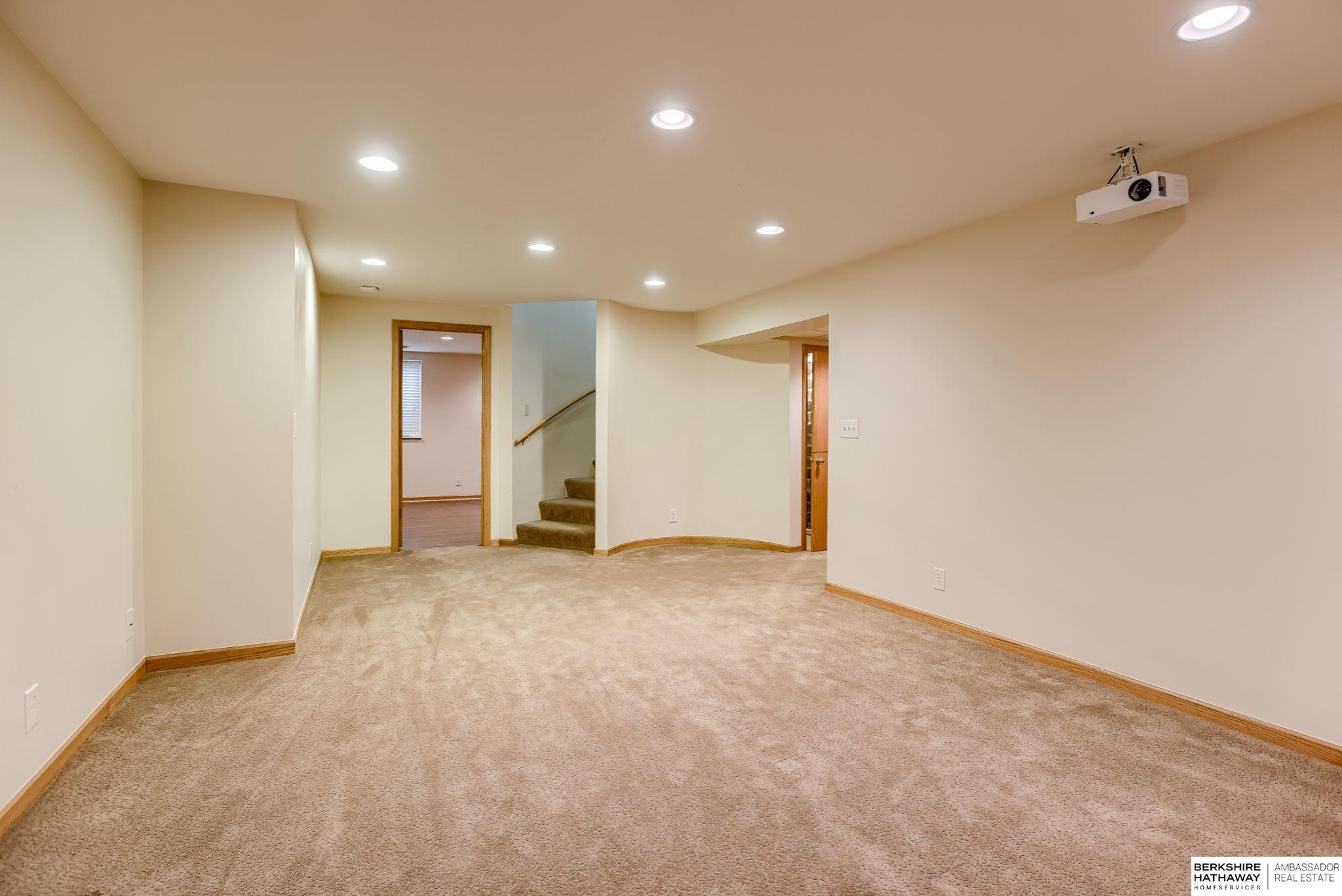 Omaha, Nebraska 68164, United States, 4 Bedrooms Bedrooms, ,4 BathroomsBathrooms,Residential,Active,159843