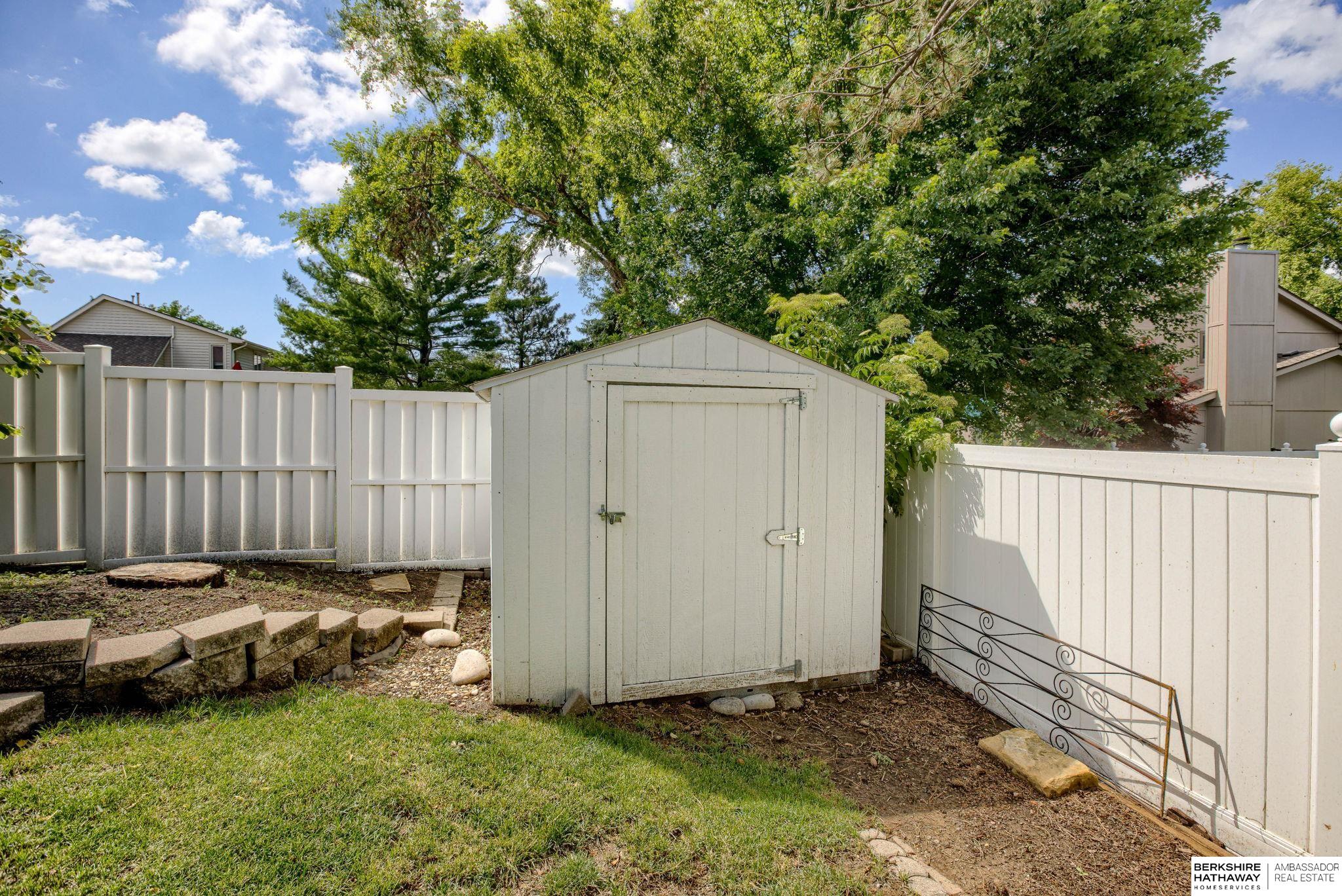 Omaha, Nebraska 68164, United States, 4 Bedrooms Bedrooms, ,4 BathroomsBathrooms,Residential,Active,159843