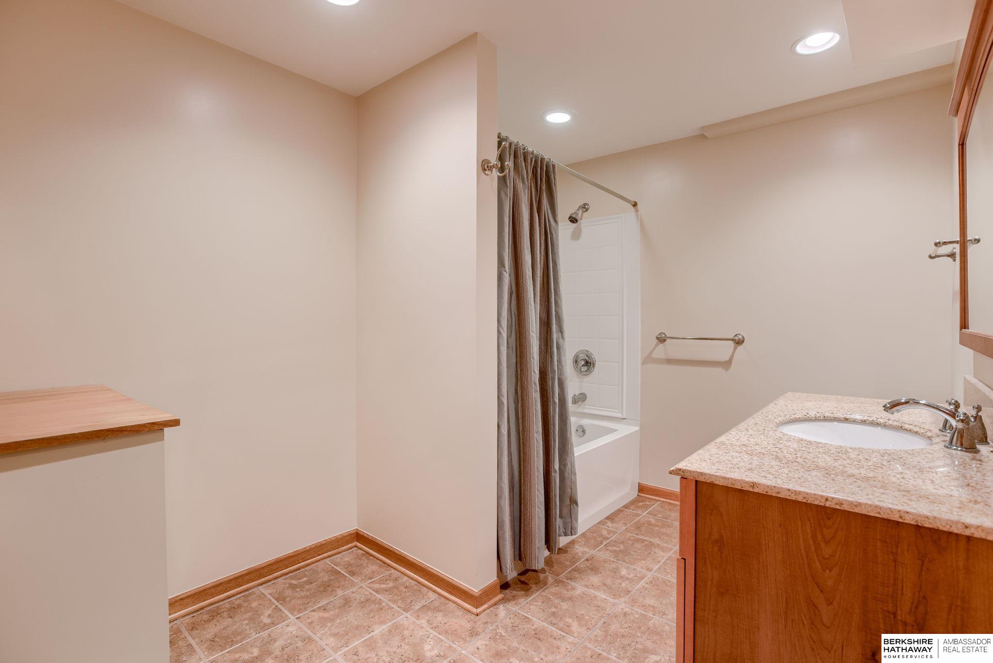 Omaha, Nebraska 68164, United States, 4 Bedrooms Bedrooms, ,4 BathroomsBathrooms,Residential,Active,159843