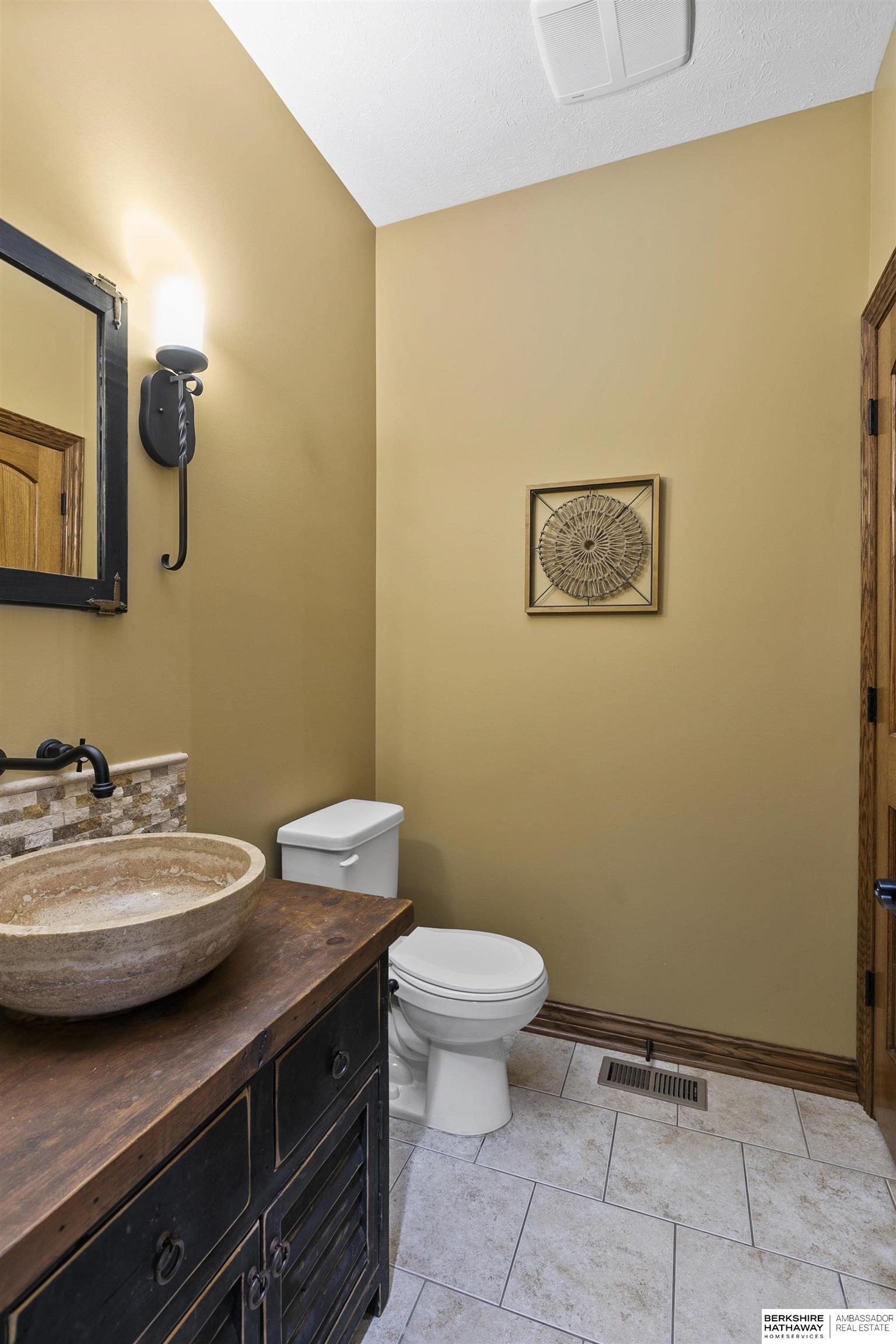 Lincoln, Nebraska 68526, United States, 4 Bedrooms Bedrooms, ,4 BathroomsBathrooms,Residential,Active,178501