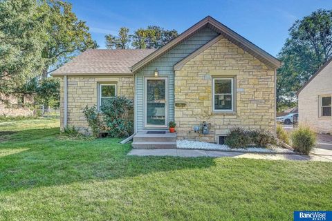 Photo of 1322 S 48th Street, Lincoln, NE 68510 (MLS # 22528712)