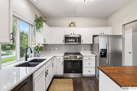 Photo of 4563 S 190th Street, Omaha, NE 68135 (MLS # 22613890)