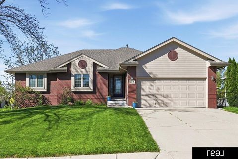 Photo of 2013 Liberty Lane, Papillion, NE 68133 (MLS # 22611159)
