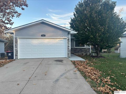 Photo of 2332 NW 50th Street, Lincoln, NE 68524 (MLS # 22535507)