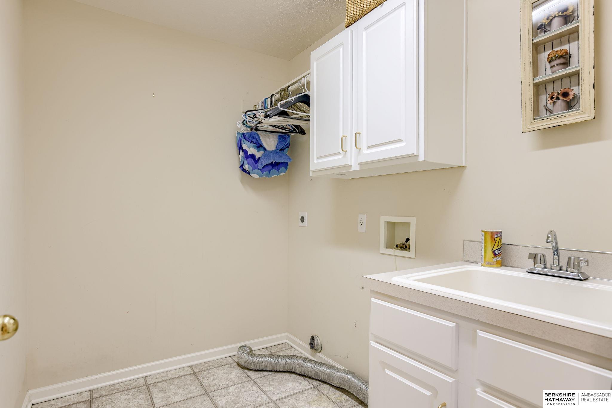 Bellevue, Nebraska 68147, United States, 4 Bedrooms Bedrooms, ,2 BathroomsBathrooms,Residential,Active,165249