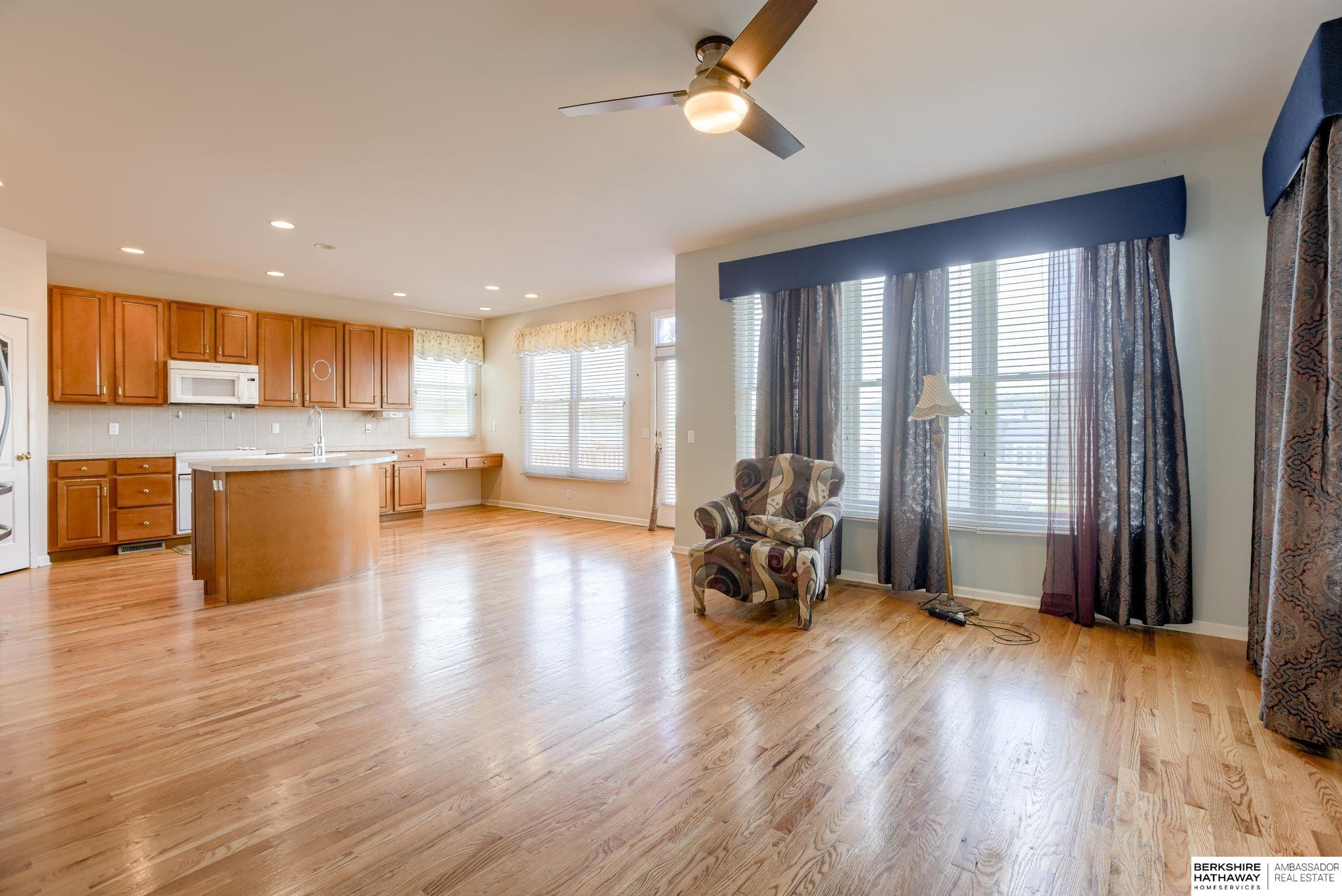 Bellevue, Nebraska 68147, United States, 4 Bedrooms Bedrooms, ,2 BathroomsBathrooms,Residential,Active,165249