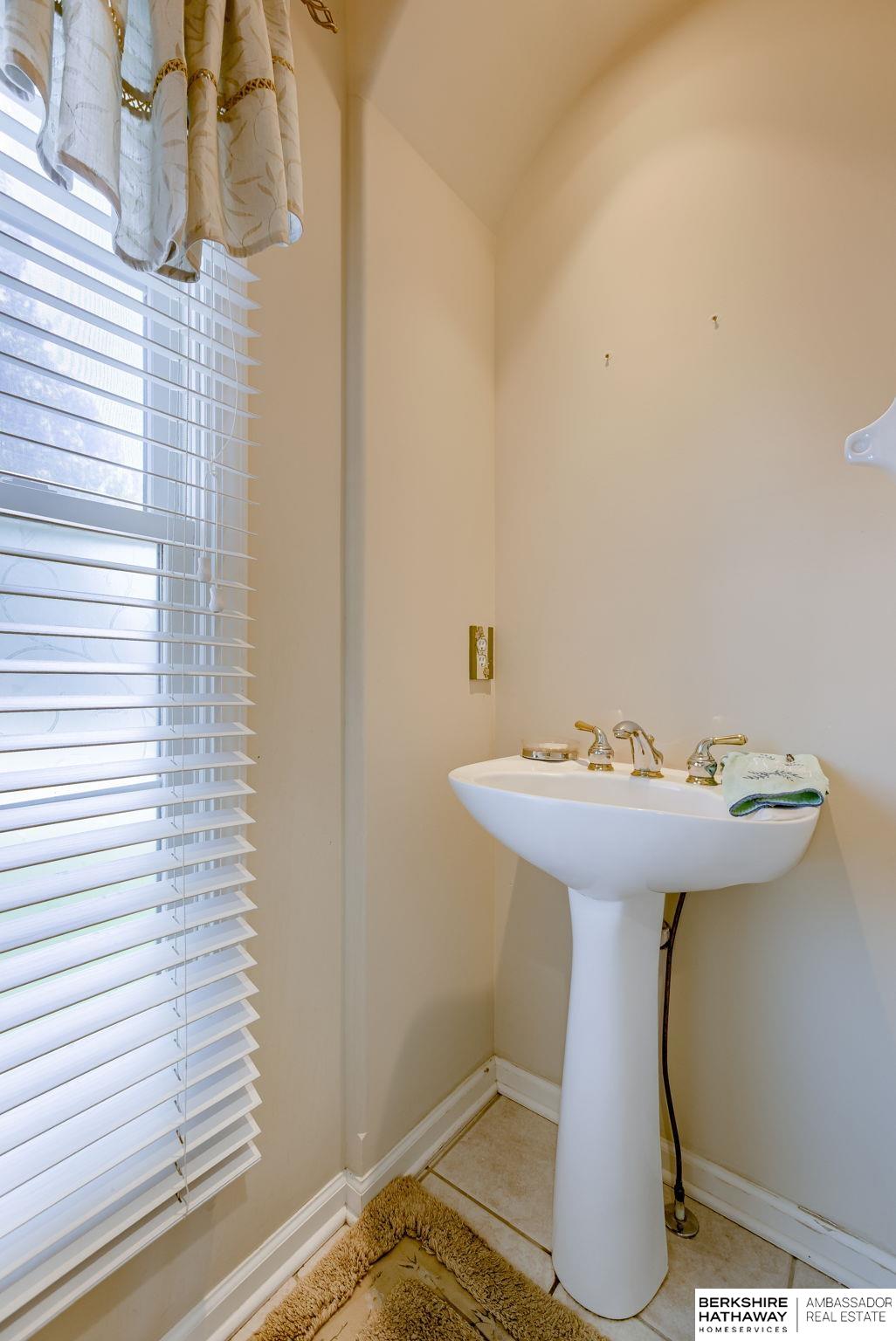 Bellevue, Nebraska 68147, United States, 4 Bedrooms Bedrooms, ,2 BathroomsBathrooms,Residential,Active,165249