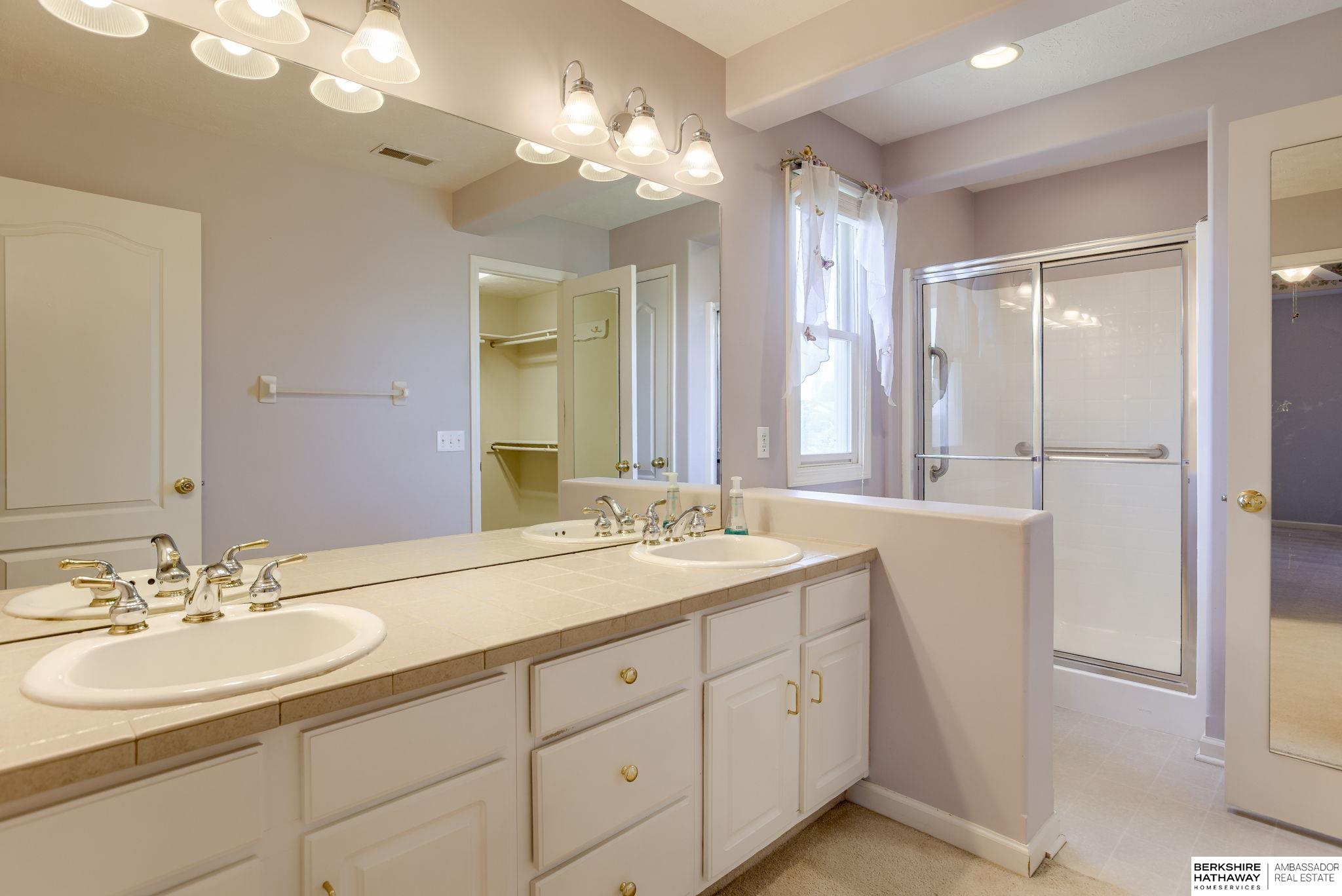 Bellevue, Nebraska 68147, United States, 4 Bedrooms Bedrooms, ,2 BathroomsBathrooms,Residential,Active,165249