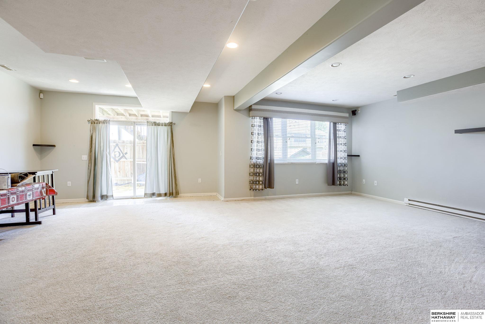 Bellevue, Nebraska 68147, United States, 4 Bedrooms Bedrooms, ,2 BathroomsBathrooms,Residential,Active,165249