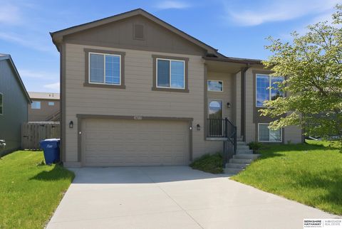 Photo of 14213 Iowa Street, Omaha, NE 68142 (MLS # 22612744)
