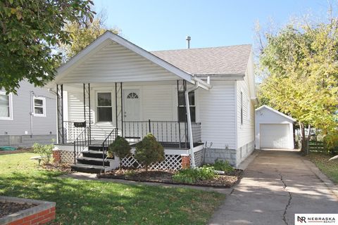 Photo of 1349 Chautauqua Avenue, Lincoln, NE 68510 (MLS # 22532320)