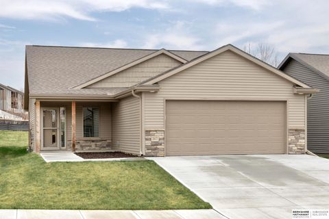 Photo of 2617 Piney Creek Drive, Elkhorn, NE 68022 (MLS # 22606613)