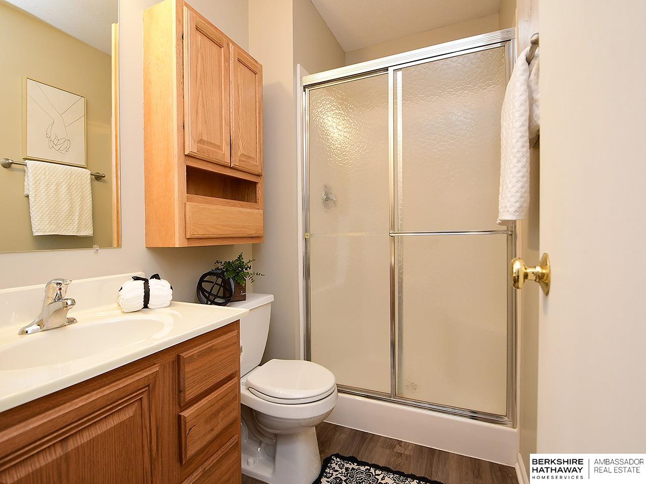 Lincoln, Nebraska 68522, United States, 3 Bedrooms Bedrooms, ,2 BathroomsBathrooms,Residential,Pending,252054