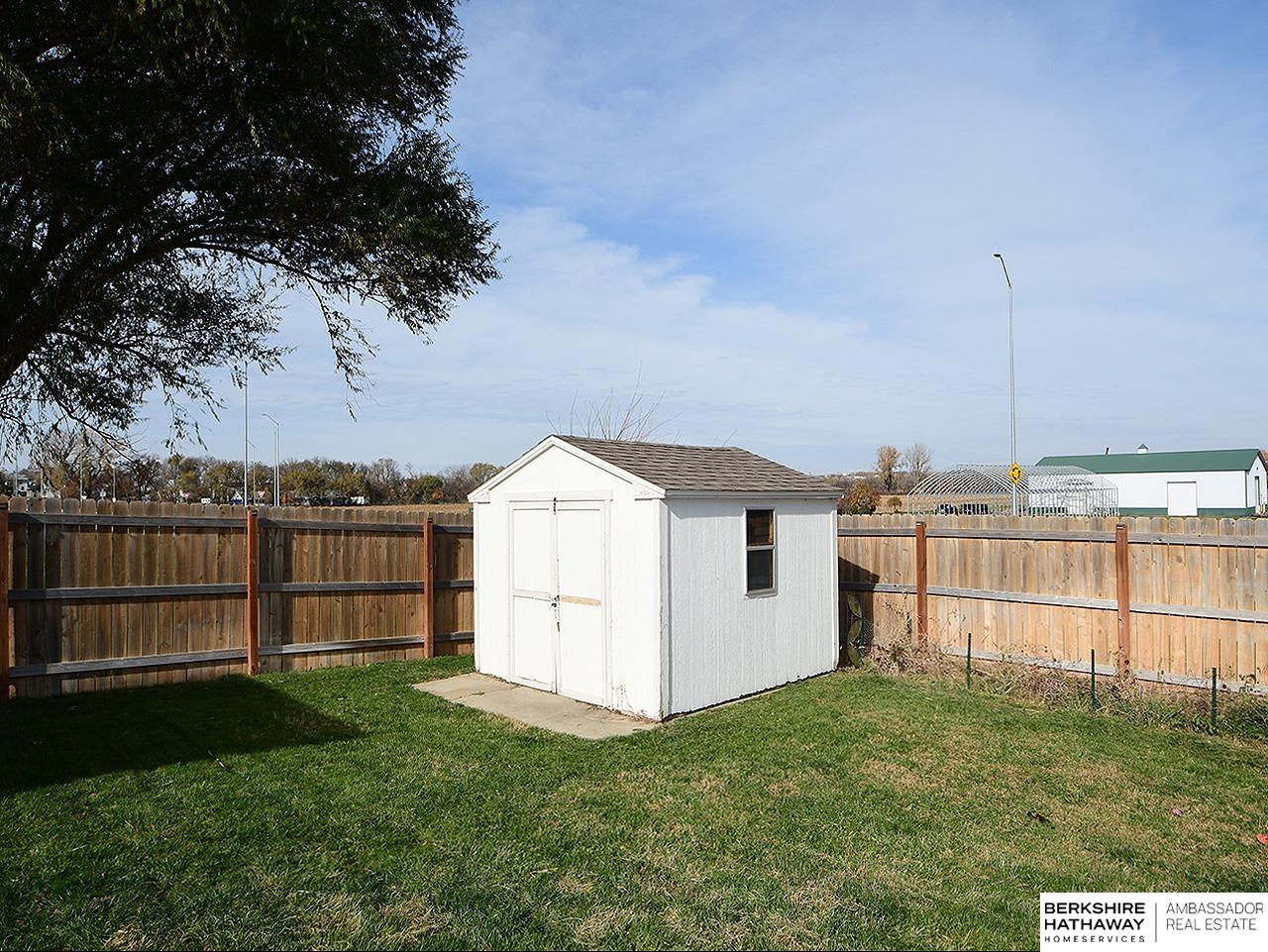 Lincoln, Nebraska 68522, United States, 3 Bedrooms Bedrooms, ,2 BathroomsBathrooms,Residential,Pending,252054