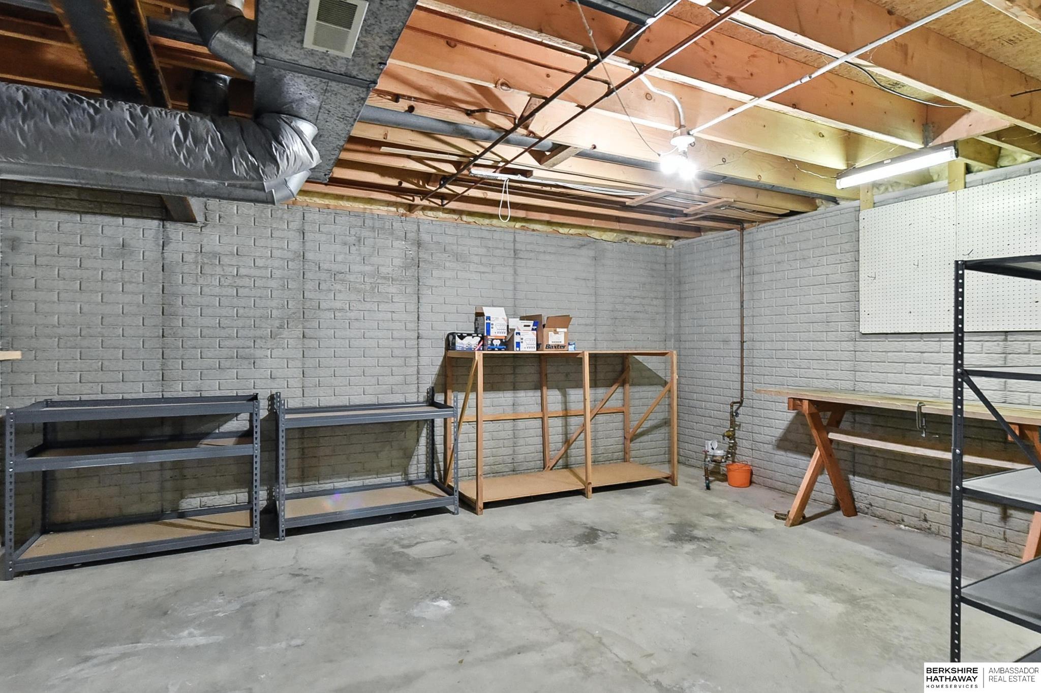 Omaha, Nebraska 68164, United States, 3 Bedrooms Bedrooms, ,2 BathroomsBathrooms,Residential,Active,169803