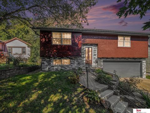 Photo of 4414 Pierce Street, Omaha, NE 68105 (MLS # 22530488)