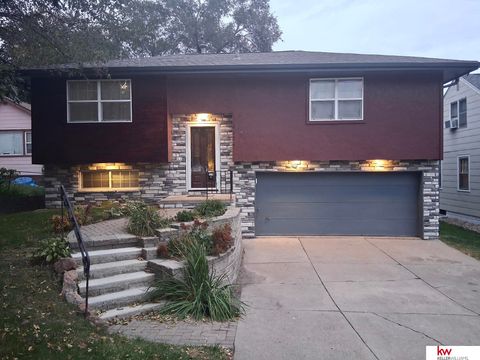 Photo of 4414 Pierce Street, Omaha, NE 68105 (MLS # 22530488) Photo of 4414 Pierce Street, Omaha, NE 68105 (MLS # 22530488)