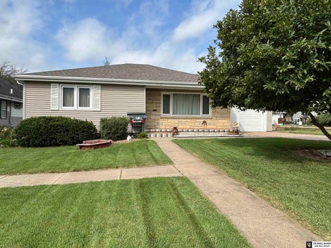 Photo of 1421 Pine Street, Wahoo, NE 68066 (MLS # 22626421)