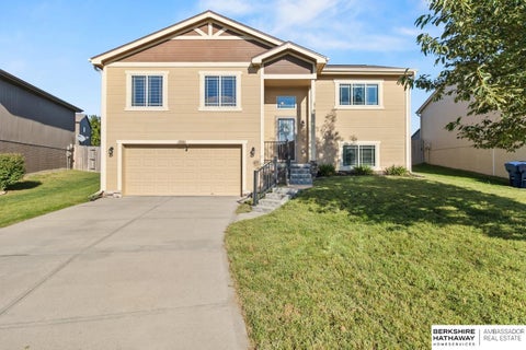 Photo of 13801 S 44th Street, Bellevue, NE 68123 (MLS # 22626349)
