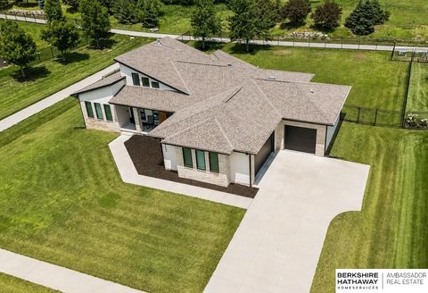 Photo of 12112 Carpenter Street, Papillion, NE 68046 (MLS # 22621004)