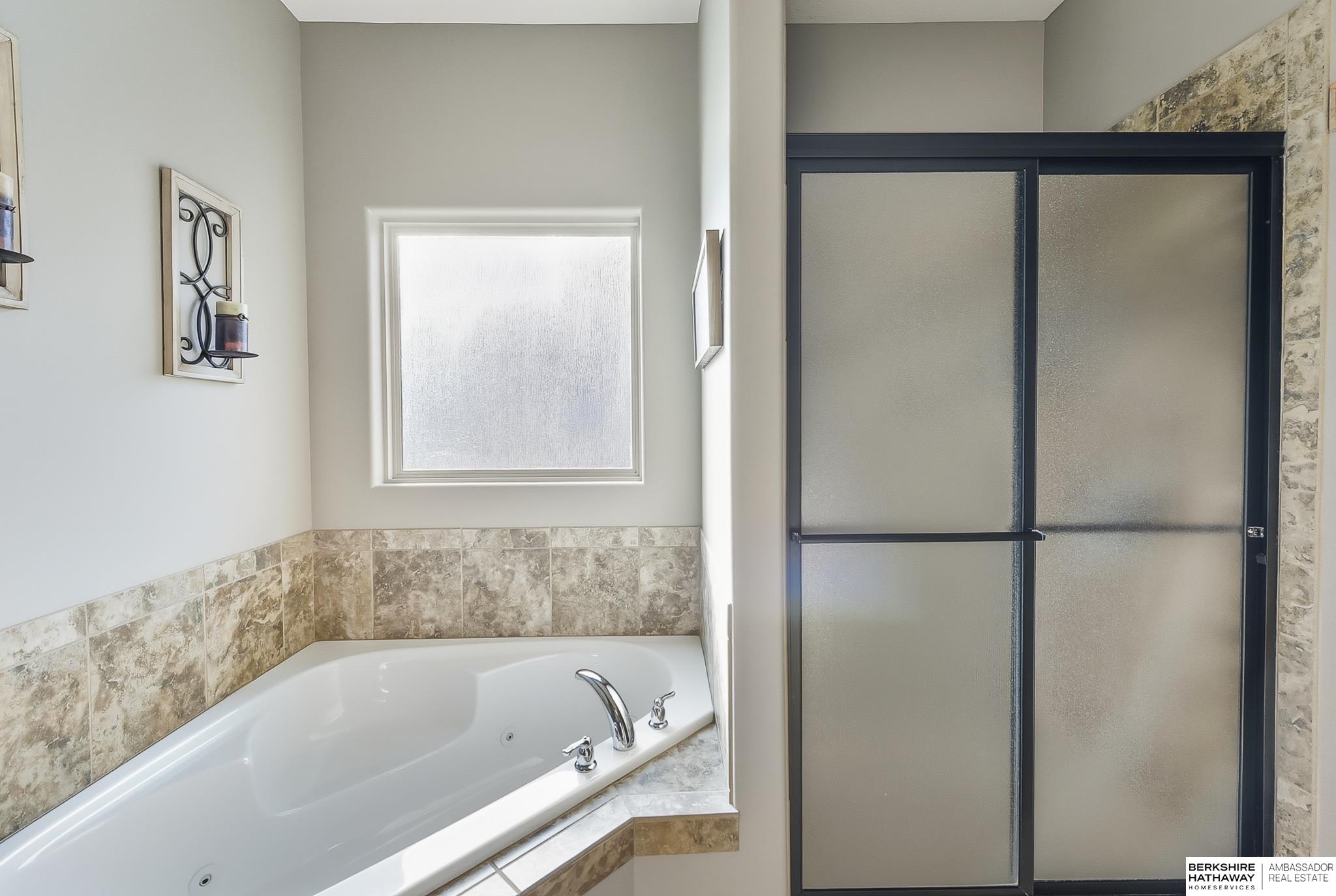 Papillion, Nebraska 68046, United States, 4 Bedrooms Bedrooms, ,3 BathroomsBathrooms,Residential,Active,217941