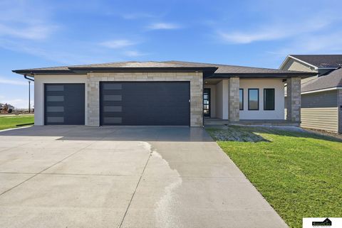 Photo of 8521 Butterfly Court, Lincoln, NE 68526 (MLS # 22606835)