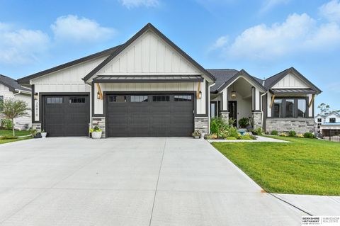 Photo of 20810 Hartman Avenue, Elkhorn, NE 68022 (MLS # 22527359)