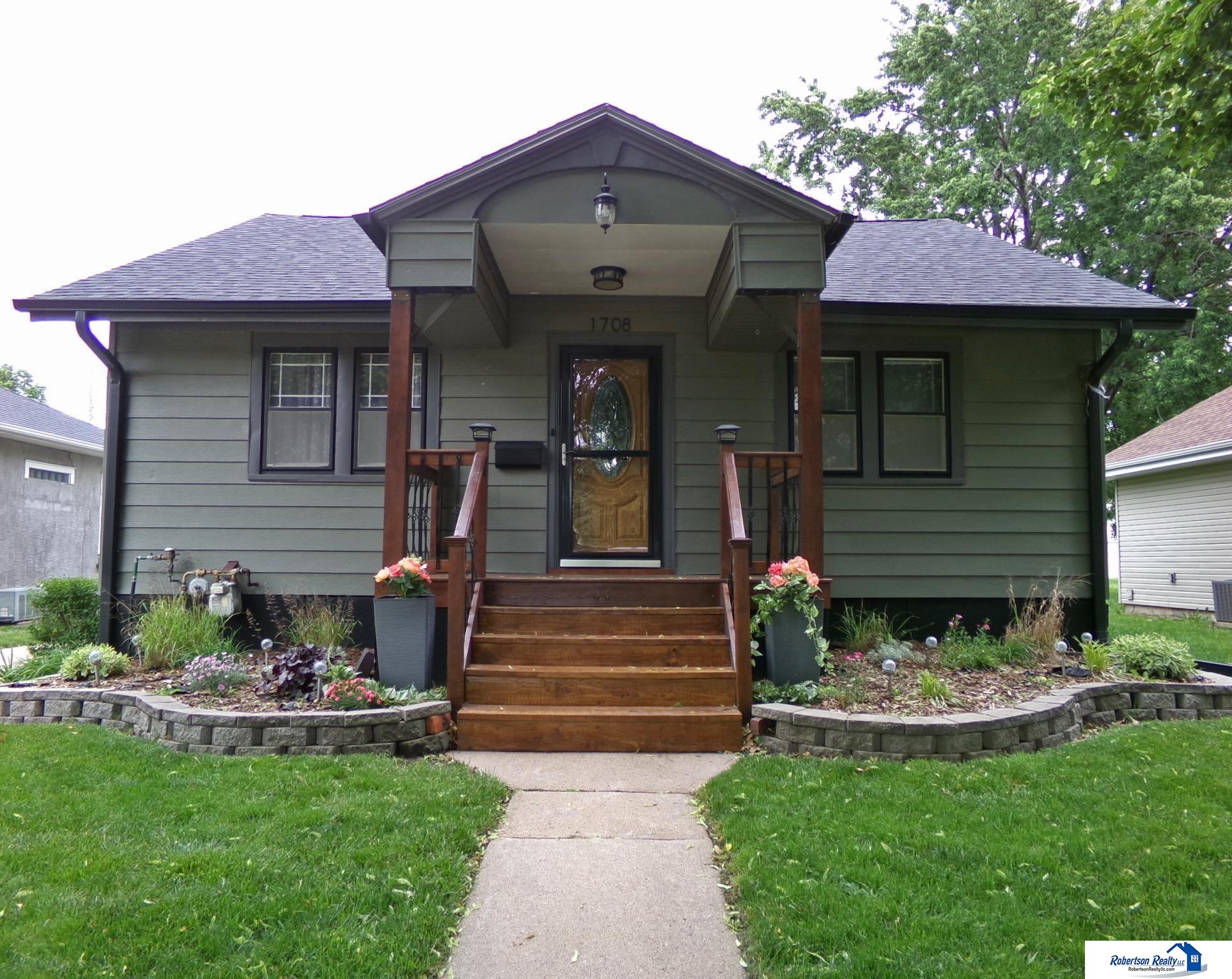 Photo 1 of 61 — 1708 Grant Street, Beatrice, NE 68310