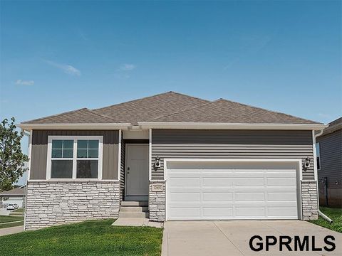 Photo of 8513 S 184th Terrace, Omaha, NE 68136 (MLS # 22535271)