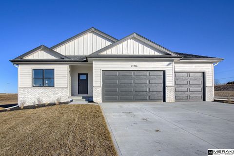 Photo of 11663 S 125th Street, Papillion, NE 68048 (MLS # 22610410)