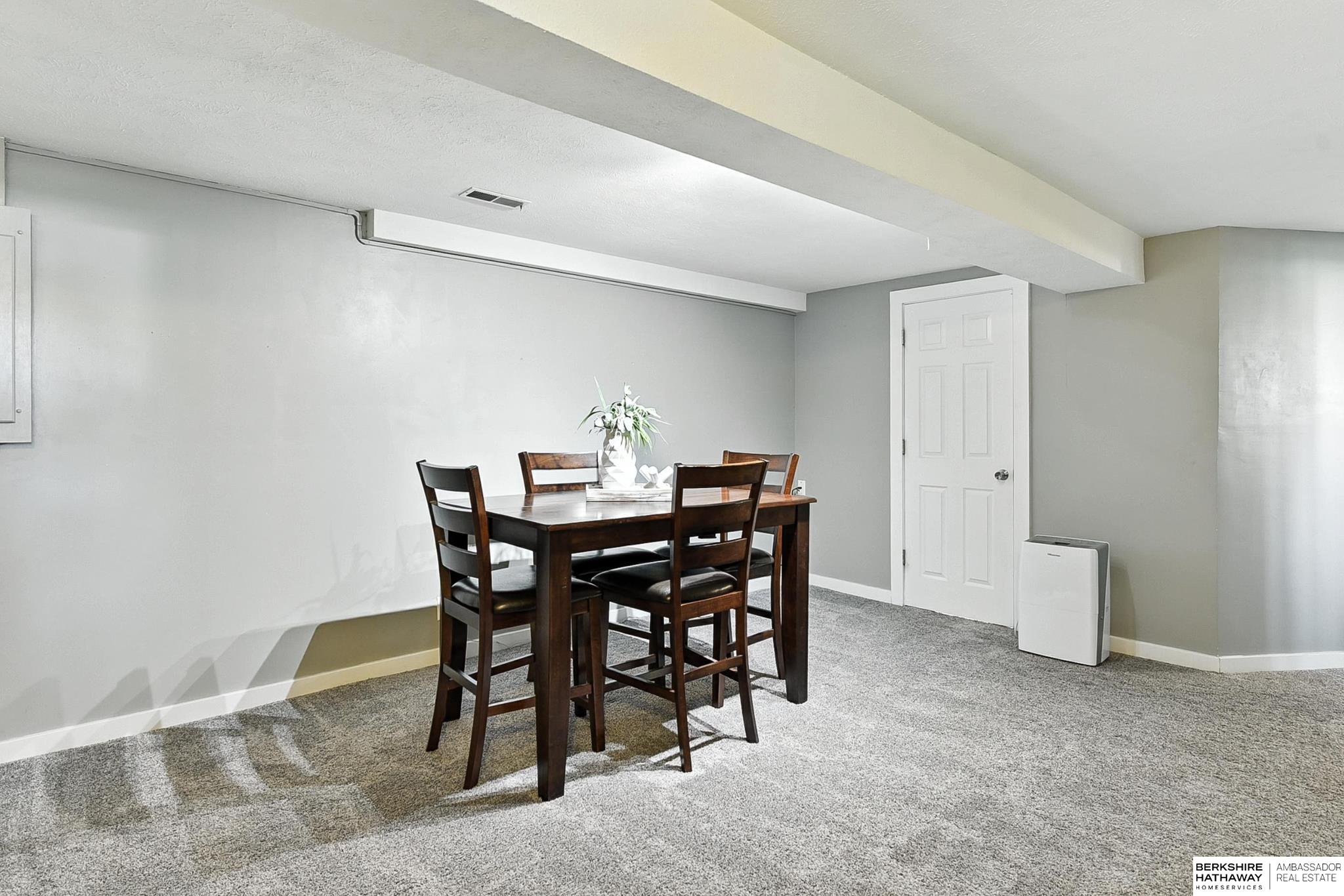 Valley, Nebraska 68064, United States, 3 Bedrooms Bedrooms, ,2 BathroomsBathrooms,Residential,Active,172860