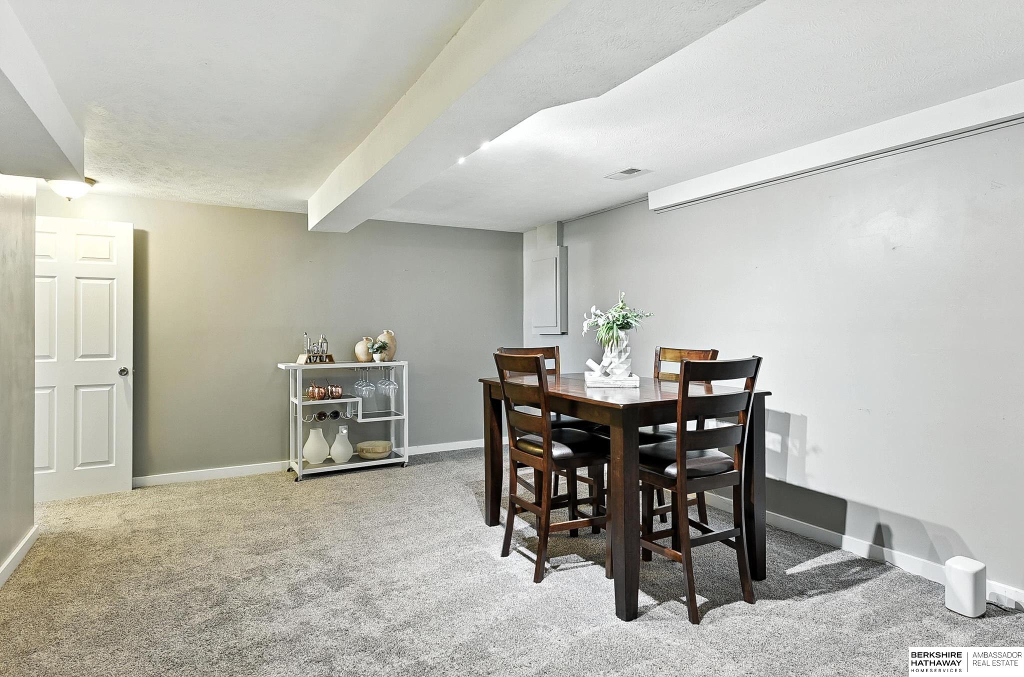 Valley, Nebraska 68064, United States, 3 Bedrooms Bedrooms, ,2 BathroomsBathrooms,Residential,Active,172860