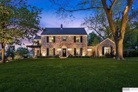 Photo of 503 Ridgewood Avenue, Omaha, NE 68114 (MLS # 22622946)