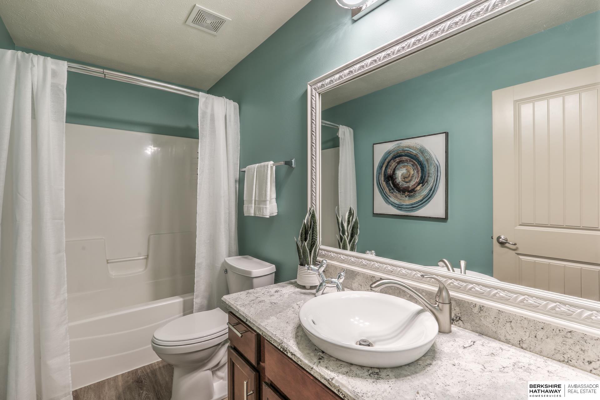 Omaha, Nebraska 68116, United States, 3 Bedrooms Bedrooms, ,3 BathroomsBathrooms,Residential,Pending,131875