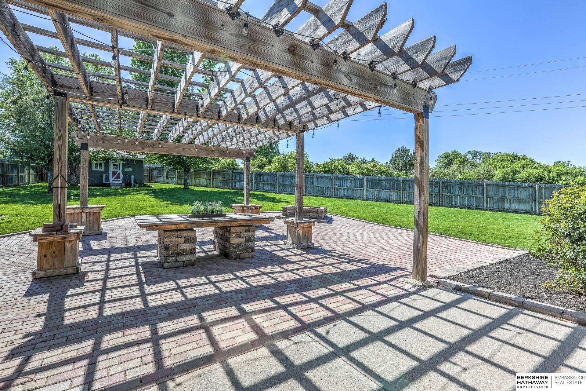 Omaha, Nebraska 68116, United States, 3 Bedrooms Bedrooms, ,3 BathroomsBathrooms,Residential,Pending,131875