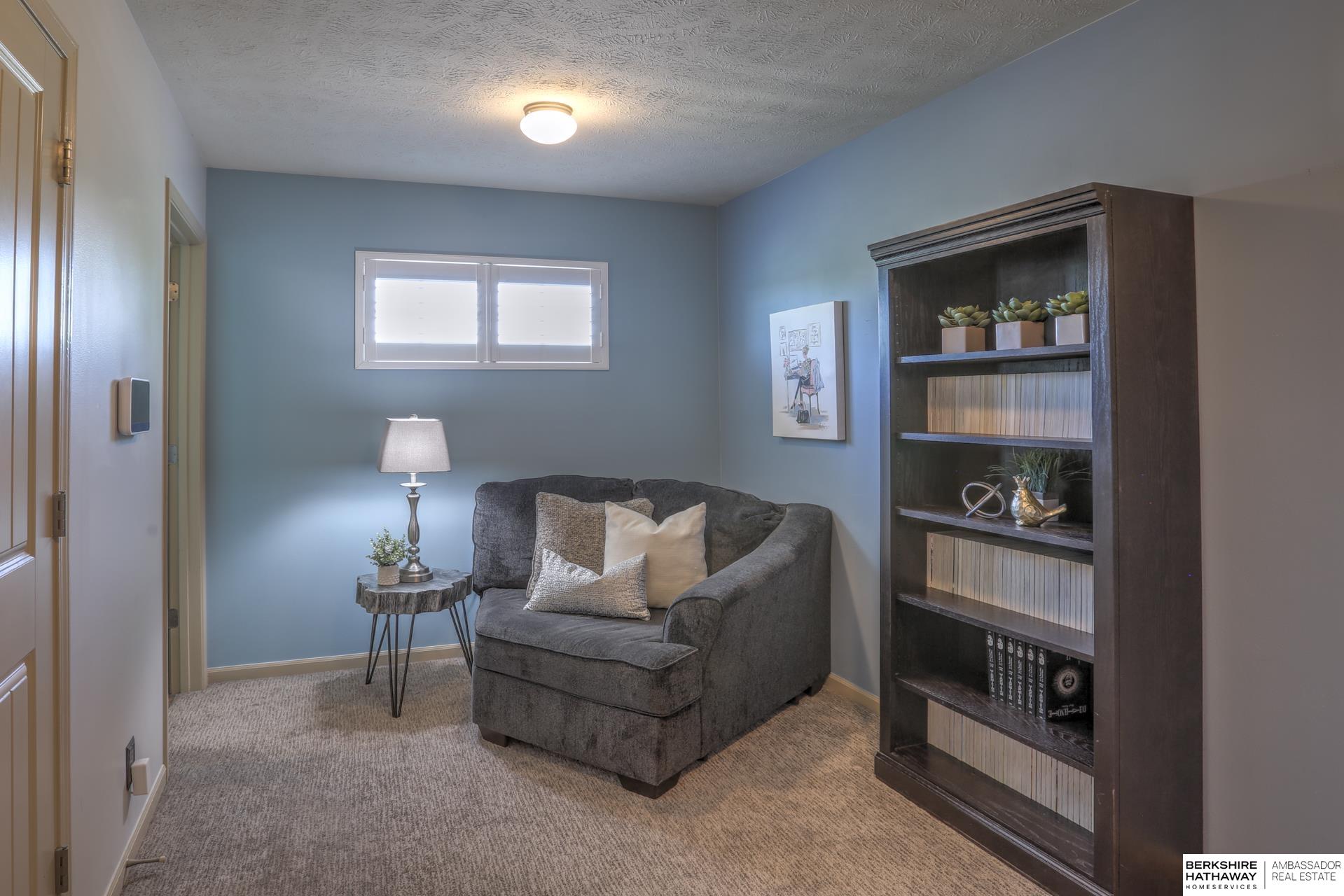 Omaha, Nebraska 68116, United States, 3 Bedrooms Bedrooms, ,3 BathroomsBathrooms,Residential,Pending,131875