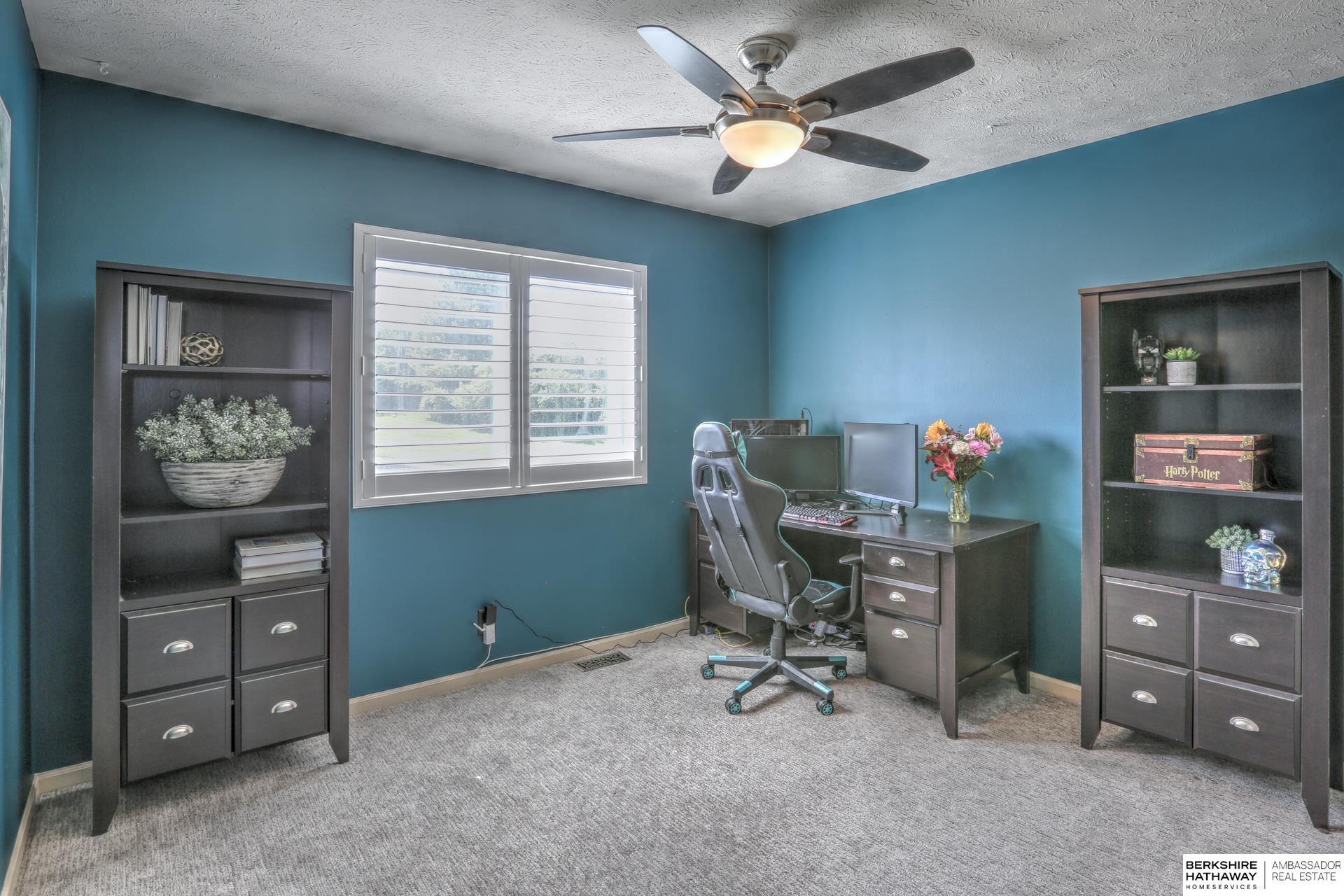 Omaha, Nebraska 68116, United States, 3 Bedrooms Bedrooms, ,3 BathroomsBathrooms,Residential,Pending,131875