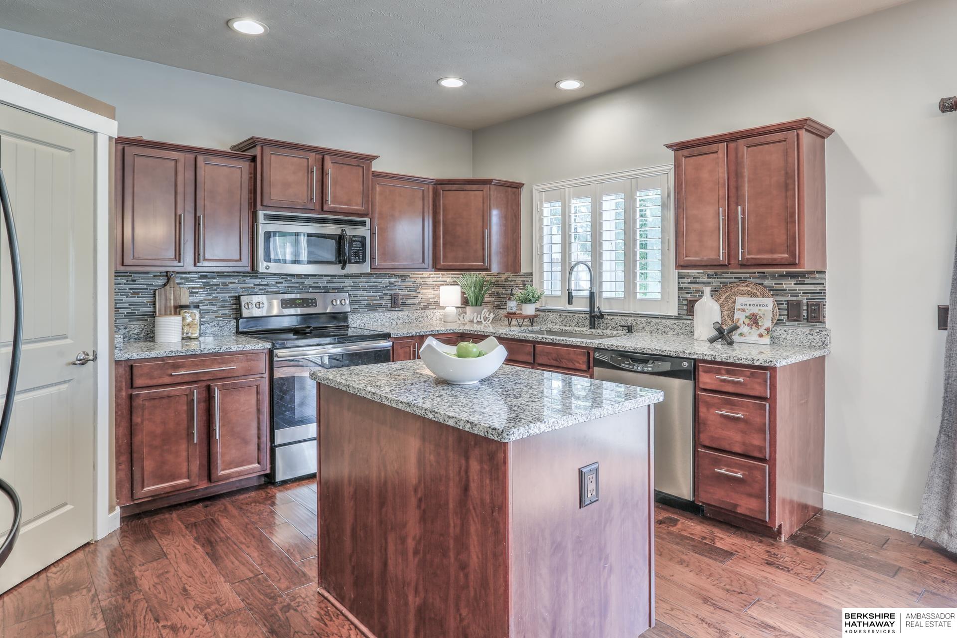 Omaha, Nebraska 68116, United States, 3 Bedrooms Bedrooms, ,3 BathroomsBathrooms,Residential,Pending,131875