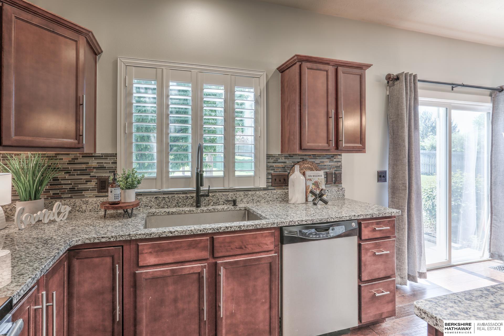 Omaha, Nebraska 68116, United States, 3 Bedrooms Bedrooms, ,3 BathroomsBathrooms,Residential,Pending,131875