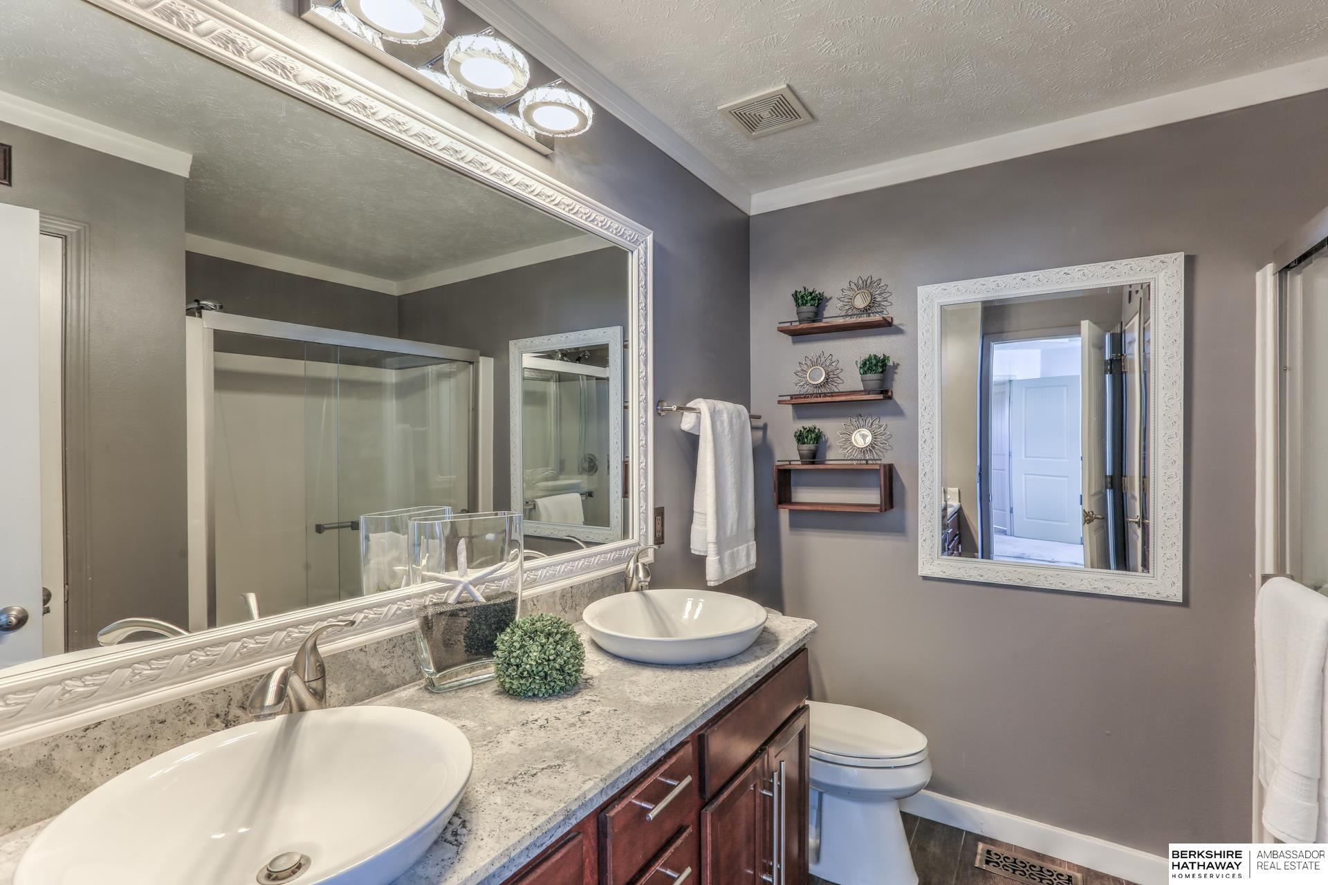 Omaha, Nebraska 68116, United States, 3 Bedrooms Bedrooms, ,3 BathroomsBathrooms,Residential,Pending,131875